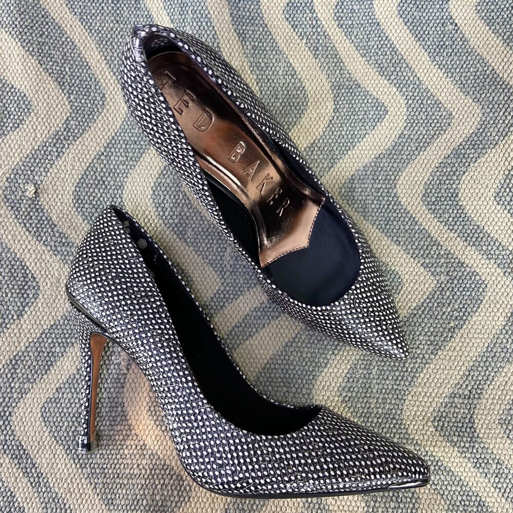 Ted Baker London Snakeskin-Embossed Leather Pumps Size 40.5‎ Black Ivory Spotted